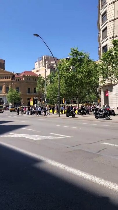 La Gran Vía de Barcelona, durante el apagón ayer