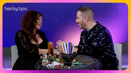 Consultório Cósmico com Cyntia Campos, bruxa e sacerdotisa Wicca