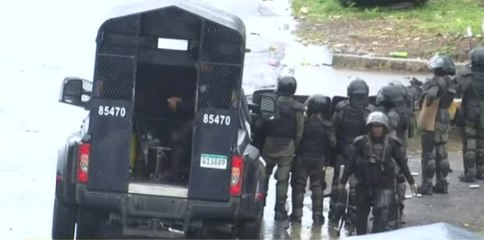 Unidades de control de multitudes mantienen abierta la vía Simón Bolivar