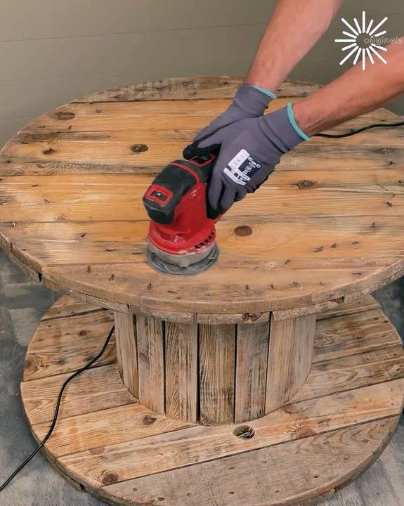 How to DIY the coolest table 💪💯