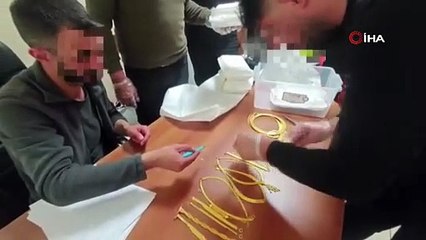 Valizden çıkan ''kara servet'' polisi de şoke etti