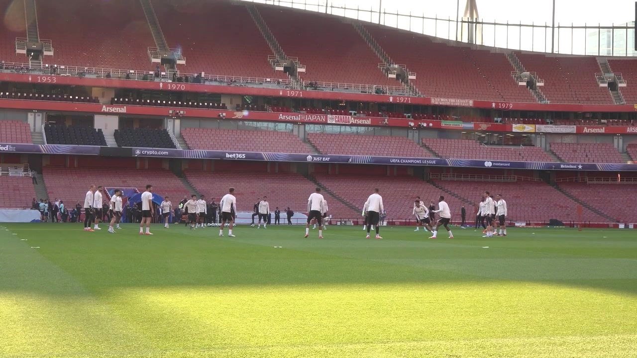 PSG train at the Emirates ahead of Semi Finals 1st Leg
