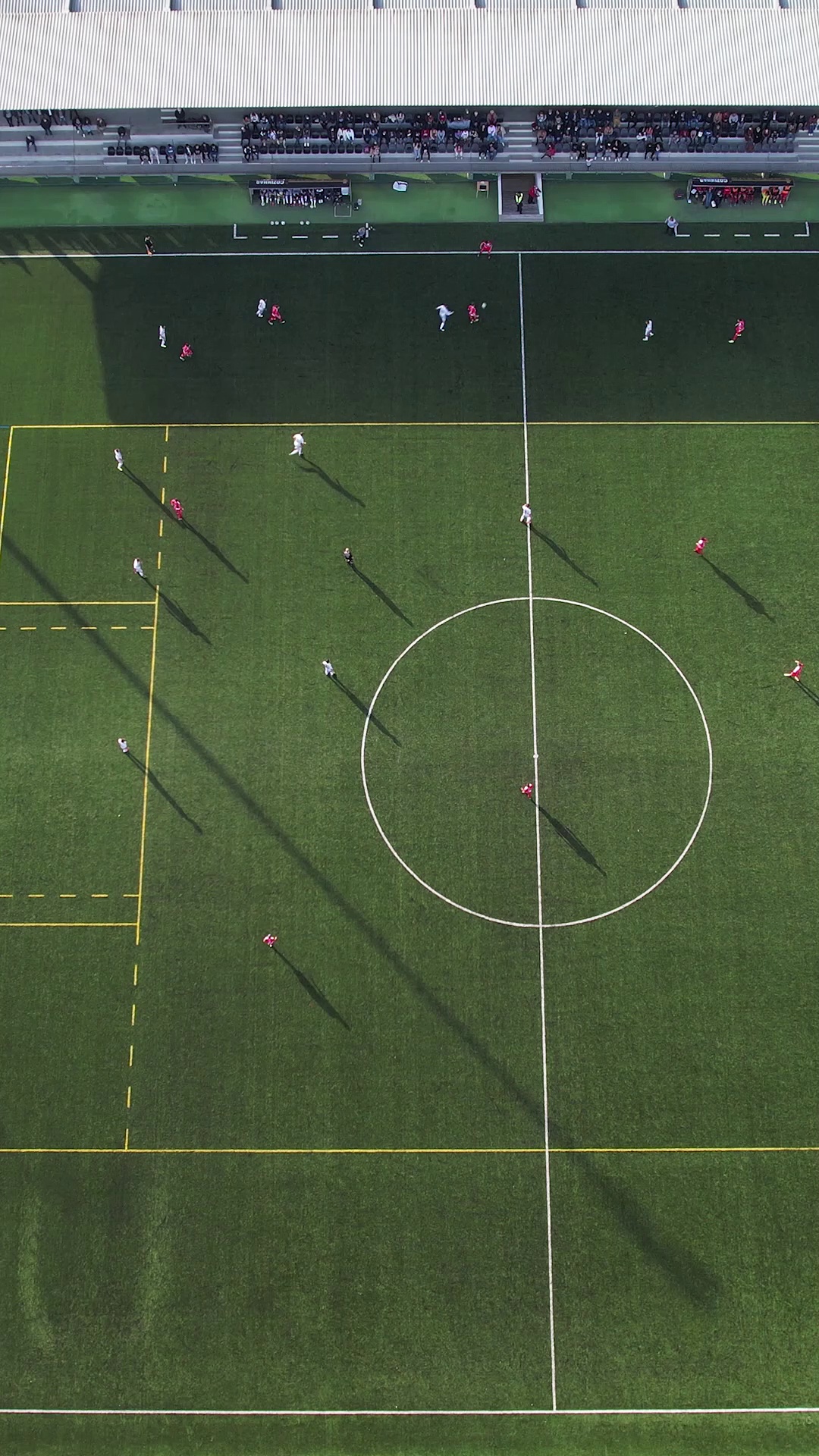 vecteezy_vertical-video-of-soccer-match-aerial-view_41712004