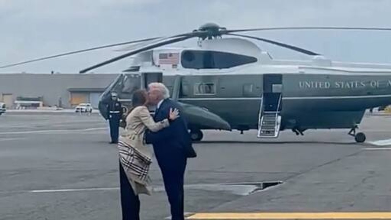POTUS Loves FLOTUS. Trump Surprises Melania With Air Force One Birthday Dinner, Share Special Moment
