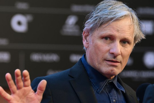 Viggo Mortensen se queda tirado en Barcelona tras el gran apagón y cuenta en la SER la lección que debemos aprender para la próxima