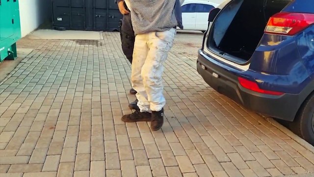 Vigilante age rápido e com apoio da GM detém jovem que furtava fios em obra