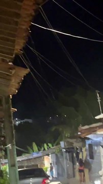 Troca de tiros entre PMs e suspeitos armados assusta moradores no Benedito Bentes, em Maceió