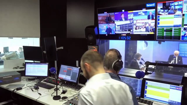 Une de Valeurs actuelles - Cyril Hanouna sera-t-il candidat à l'élection présidentielle de 2027 ? 