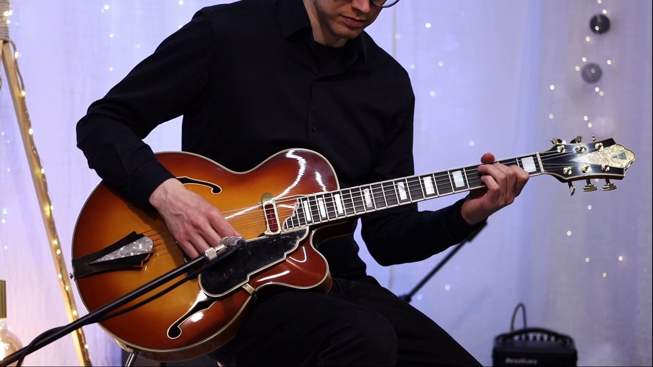 Improvisation in E my new guitar AJL-Guitars Nuages 15