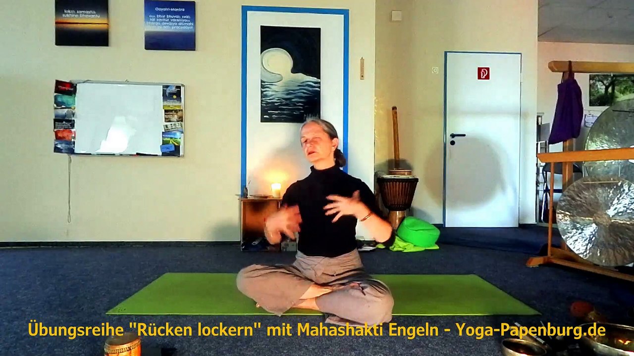 Schulterverspannungen loswerden - Mini-Yogaübungsreihe für Zuhause