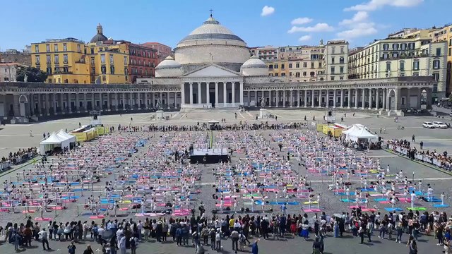 Napoli città danzante , in 2.500 trasformano piazza del Plebiscito in un palcoscenico