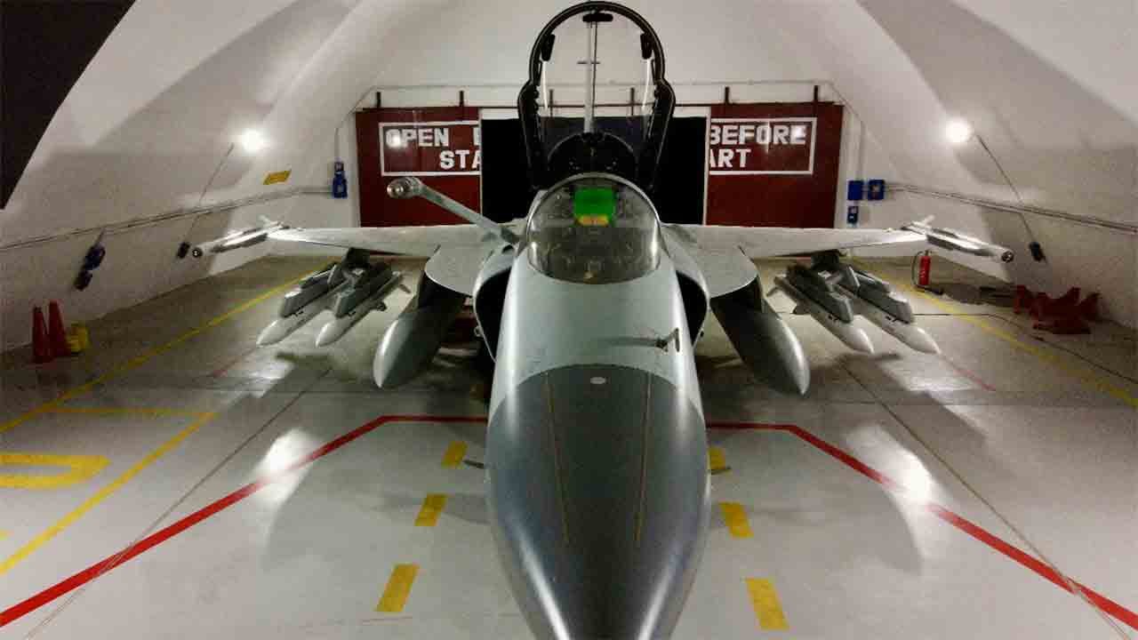 पाकिस्तान ने JF-17 थंडर को PL-15 मिसाइलों से लैस किया, हासिल की वायु श्रेष्ठता