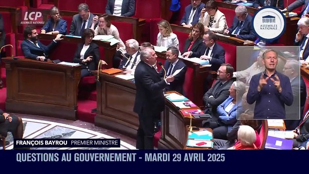 «Pas à pas et jour après jour, nous défendrons notre devoir de vivre ensemble», affirme François Bayrou, après le meurtre d'Aboubakar Cissé, tué de plusieurs dizaines de coups de couteau la semaine dernière dans une mosquée du Gard.
