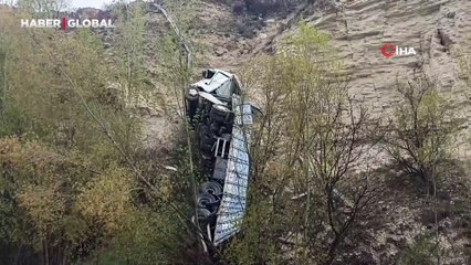 Metrelerce yükseklikten uçtu, hafif sıyrıklarla kurtuldu