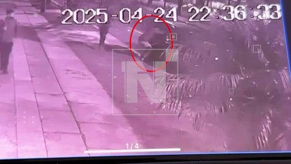 VIDEO: Cámaras captan robo en plena avenida América, las víctimas capturaron al delincuente