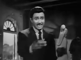 Dev Anand tries to flirt with Nutan