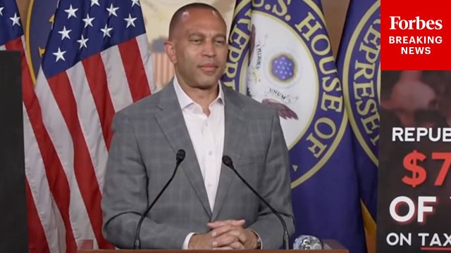 Hakeem Jeffries Brushes Off Trump's Support For Congressional Stock Trade Ban Despite Also Supporting It