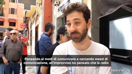 Blackout a Madrid,si comprano radioline o si aspetta il bus (per ore)