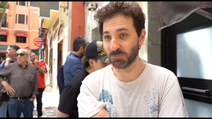 Blackout a Madrid,si comprano radioline o si aspetta il bus (per ore)