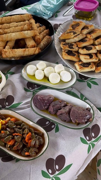 فطور صباح ولمّة حلوة مع الجيران… أجواء ولا أروع! 🥰☕ (7)