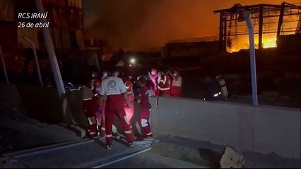 Incendio "controlado" tres días después de una explosión mortal en un puerto iraní