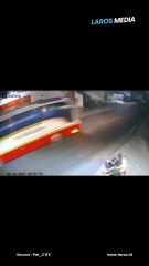 Ban Bus Lepas dan Hantam Pemotor Hingga Motor Rusak Berat di Kediri, Jawa TImur