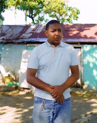 LA OVEJA NEGRA DE LA FAMILIA ES LA QUE SIEMPRE AYUDA MAS