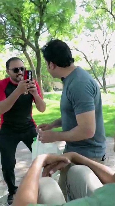 v20.help ab social media pa na dikhai jaay to
