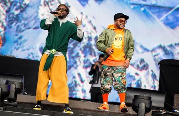 ブラック・アイド・ピーズのアップル、出演したフェスティバルでの車襲撃事件の死者を追悼