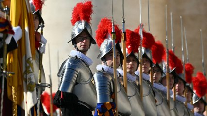 Los rigurosos requisitos para hacer parte de la seguridad del papa: el ejército más antiguo del mundo