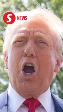 Trump jokes that he'd like to be the next pope