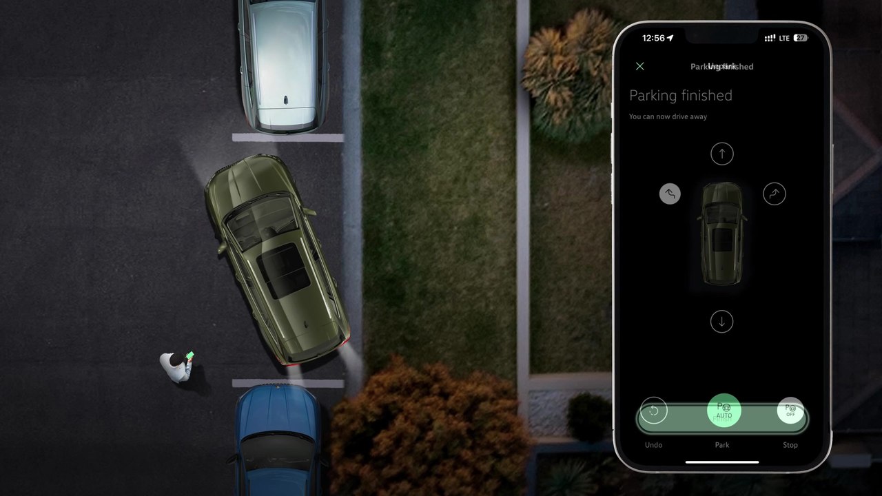 New Škoda Enyaq - Remote Park Assist - Parallel parking