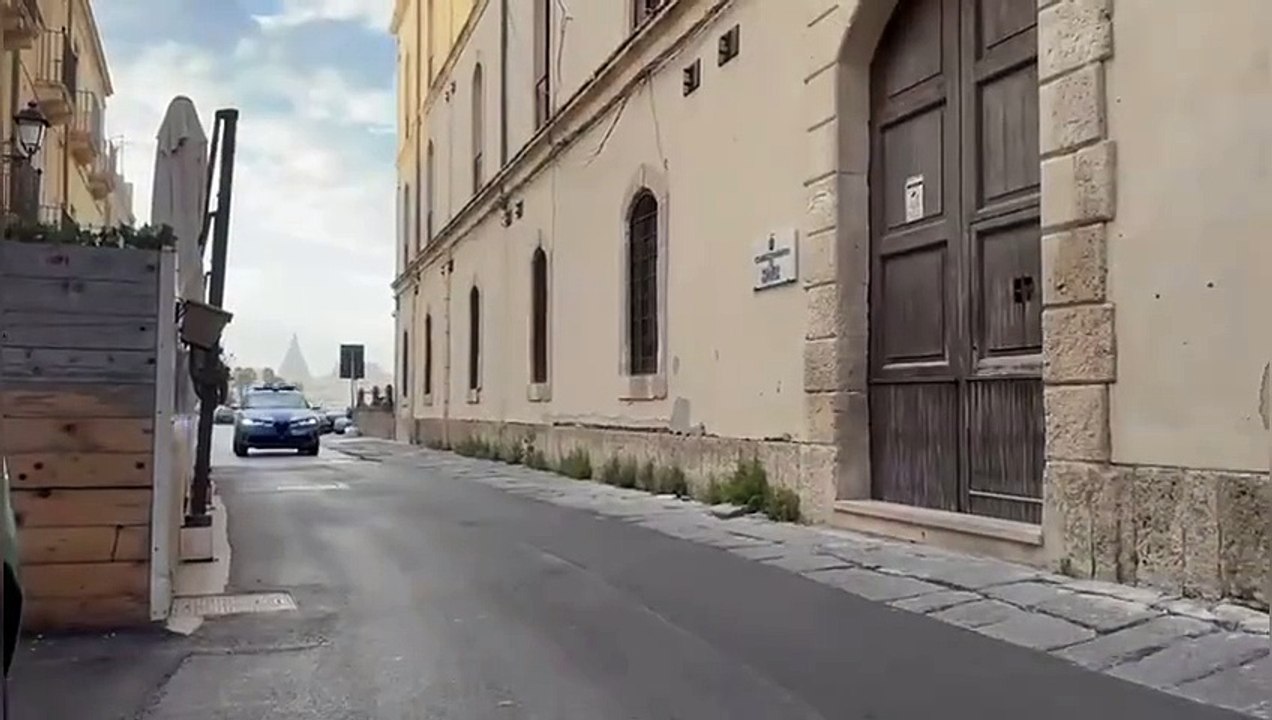 Perseguitano, drogano e filmano un anziano, indagati cinque minorenni