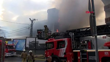 İstanbul'da iş merkezinde büyük yangın!