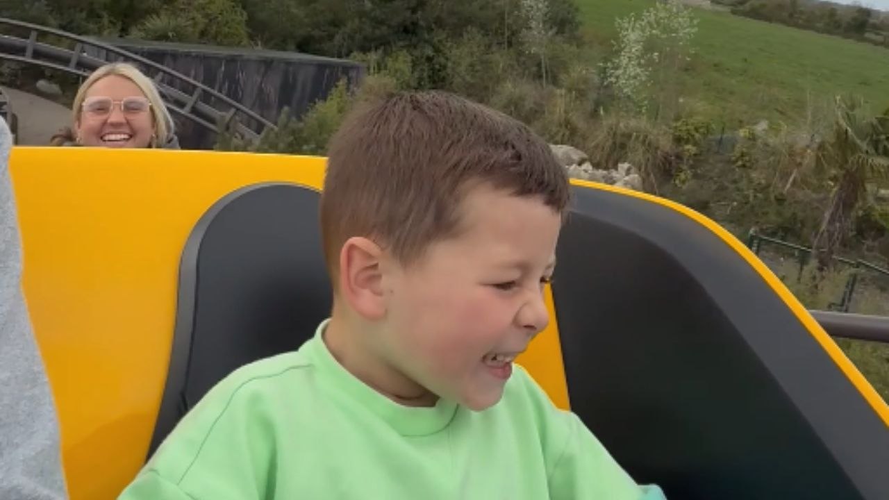 Adorable kid's face says it all during scary roller coaster thrill ride ...
