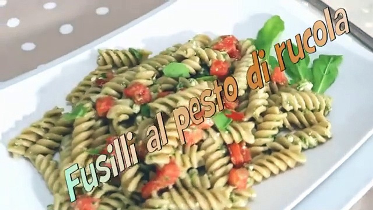 Fusilli integrali con pesto di rucola e noci