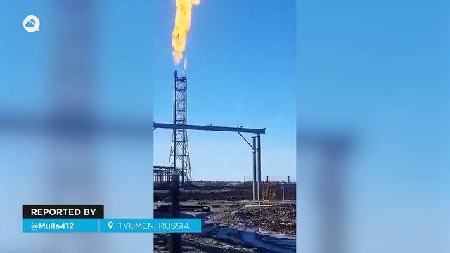 A huge dust devil has formed next to a gas field in Siberia, Russia! The shocking phenomenon occurred in the Tyumen region.