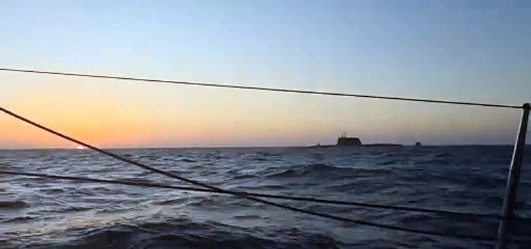 Transat Paprec 2025 : En pleine course à la voile, ils croisent la route d'un sous marin !