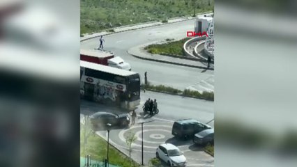 Avcılar'da sürücülerin kavgası kamerada
