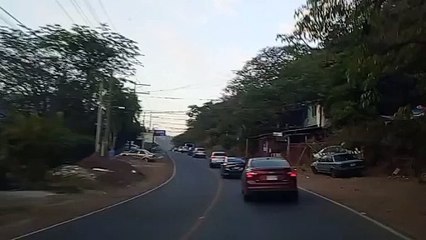 Tráfico en la calle de Valle de Ángeles a Tegucigalpa