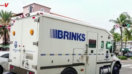 Brinks Armored Truck Drops Sacks of Cash in Illinois Town