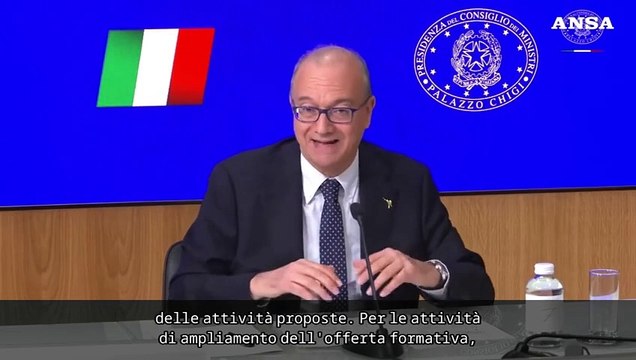 Valditara: Serve il consenso dei genitori per i corsi di sessualita' a scuola