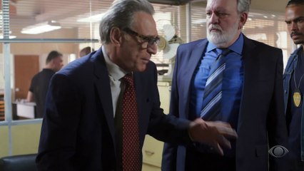 Doente, Átila passa mal na delegacia | Beleza Fatal