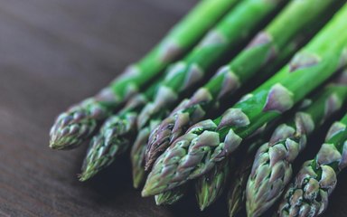 Asparagi: 5 buoni motivi per portarli in tavola