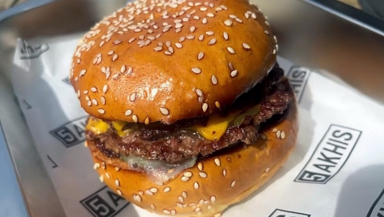 I went to 5 Akhis in Preston to try the newest burger in town...
