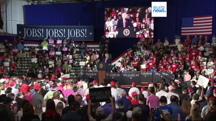 Trump festeggia i primi 100 giorni di mandato, ma l'economia frena bruscamente