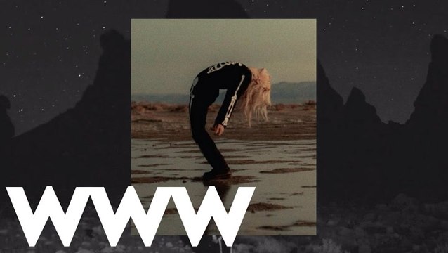 Phoebe Bridgers | Behind The Looks | Who What Wear