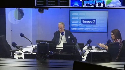 EXTRAIT- Le temps ensoleillé et chaud à Paris a incité les habitants à profiter du soleil