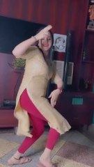 Stunning Girl Performs Amazing Dance ✨