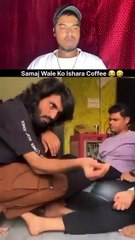 Samaj Walay Ko Ishara Kafi ha 😂🤣😅